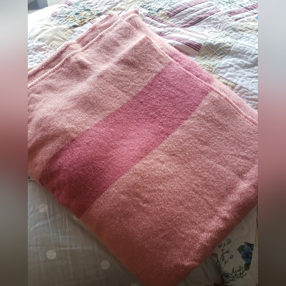 Vintage Witney Pointe Blanket